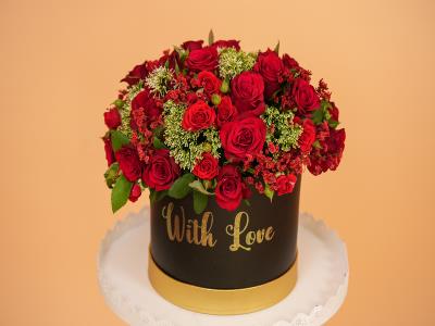 Romance Roses Box